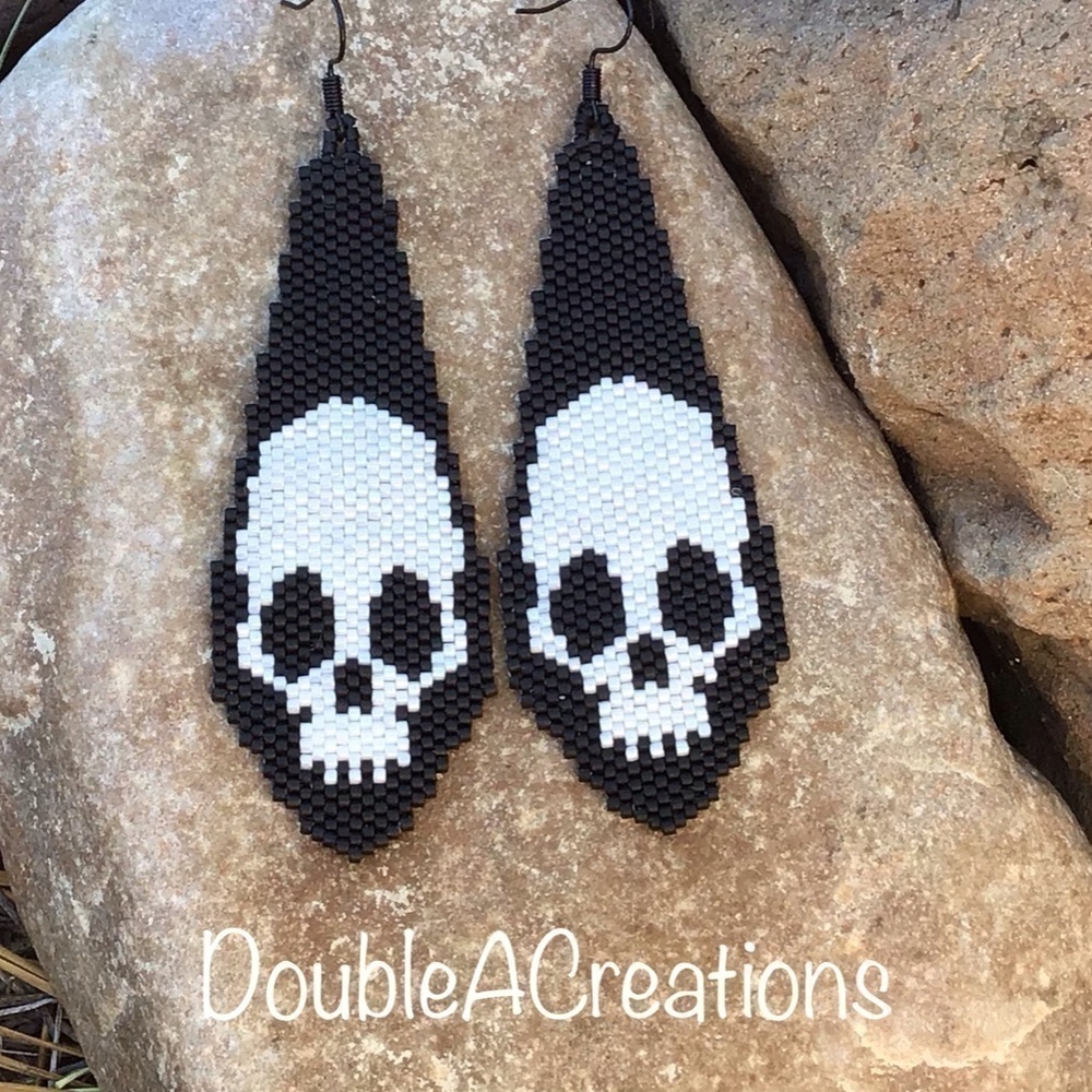 Skull Beaded Earrings, New, Handmade by Me - Picture 4 of 8
